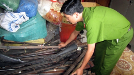 Pháp luật và đời sống ngày 22/1/2015: Huyện vùng cao tỉnh Yên Bái đẩy mạnh thu hồi vũ khí, vật liệu nổ.