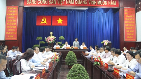 Quốc hội với cử tri ngày 13/02/2015: Đổi mới bộ máy chính quyền địa phương phải vì lợi ích của dân.