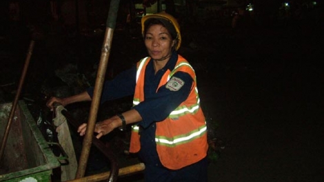 Môi trường và phát triển ngày 16/02/2015: Những người thầm lặng góp phần làm cho tết xanh-sạch-đẹp.
