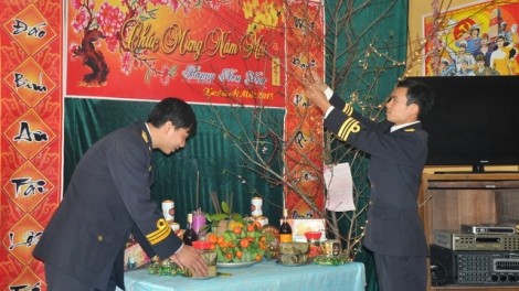Biển đảo Việt Nam ngày 10/02/2015: Xuân đến sớm với quân và dân huyện đảo tiền tiêu của tổ quốc.