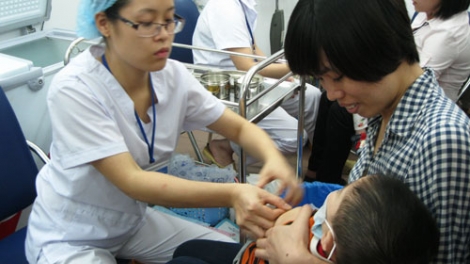 Tiêm phòng vắc xin cho trẻ: Những thách thức đặt ra!