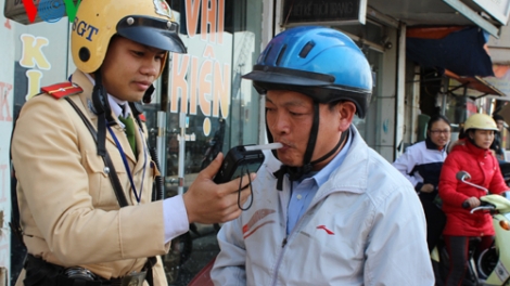 Pháp luật và đời sống ngày 16/3/2015: Tịch thu phương tiện vi phạm - Vẫn còn nhiều ý kiến khác nhau.