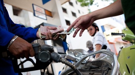 Môi trường và phát triển ngày 16/3/2015: Tăng thuế bảo vệ môi trường với xăng dầu là để góp phần giải quyết vấn đề ô nhiễm môi trường.