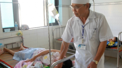 Biển đảo Việt Nam ngày 23/3/2015: Tấm gương một bác sỹ đã gắn bó 29 năm với đảo Phú Quý, tỉnh Bình Thuận.