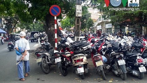 Pháp luật và đời sống ngày 25/3/2015: Hà Nội: Cần lập lại trật tự vỉa hè, lòng đường.