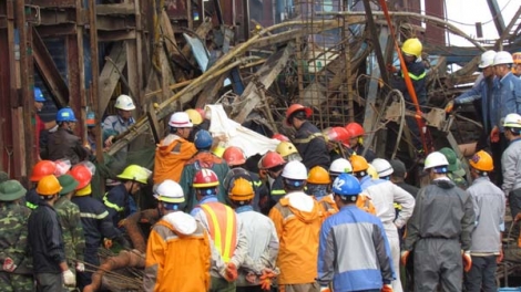 Thời sự trưa ngày 26/3/2015: Sập giàn giáo tại công trường Fomosa: Đã có 17 người chết và 24 người khác bị thương