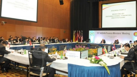Ngôi nhà ASEAN ngày 28/3/2015: Lãnh đạo tài chính và ngân hàng Asean quyết tâm thúc đẩy hội nhập tài chính, tiền tệ khu vực