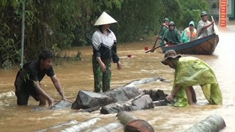 Thời sự chiều ngày 28/3/2015: Mưa lũ bất thường tại một số tỉnh miền Trung gây thiệt hại về người và tài sản tại khu vực này.