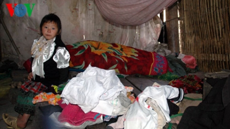 Quốc hội với cử tri ngày 06/3/2015: Từ thay đổi phương thức đo lường chuẩn nghèo đến những vấn đề đặt ra trong hoạch định chính sách.