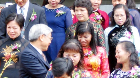 Đối thoại cuối tuần ngày 07/3/2015: Vai trò của phụ nữ Việt Nam trong xu thế hội nhập.