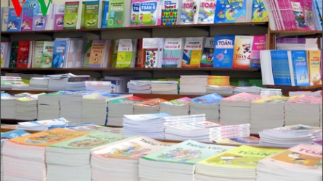Thời sự trưa ngày 11/4/2015: Đề án đổi mới chương trình, sách giáo khoa giáo dục phổ thông đã được Thủ tướng Chính phủ phê duyệt nhằm tạo chuyển biến căn bản, toàn diện về chất lượng, hiệu quả giáo dục và phát triển con người Việt Nam.