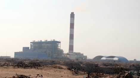 Thời sự đêm ngày 15/4/2015: Trước thông tin bụi xỉ từ Nhà máy nhiệt điện Vĩnh Tân 2 tại Bình Thuận ảnh hưởng đến sinh hoạt, người dân chặn xe, gây ùn tắc nghiêm trọng trên quốc lộ 1A, Phó Thủ tướng Hoàng Trung Hải yêu cầu địa phương và các bộ ngành liên quan khẩn trương giải quyết vụ việc.