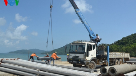 Biển đảo Việt Nam ngày 17/4/2015: Đưa điện ra đảo: động lực phát triển kinh tế, bảo vệ chủ quyền biển đảo