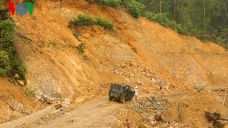 Chính phủ với người dân ngày 20/4/2015: Giao thông miền núi: Bao giờ hết khổ?