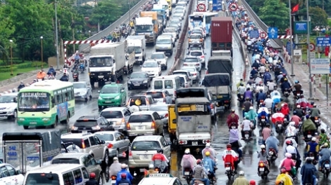 Thời sự trưa ngày 22/4/2015: Ủy Ban An toàn giao thông quốc gia Việt Nam vừa công bố 10 số điện thoại nóng để người dân có thể phản ánh tình hình trật tự an toàn giao thông dịp nghỉ lễ Giỗ tổ Hùng Vương, 30/4 và 1/5 sắp tới.