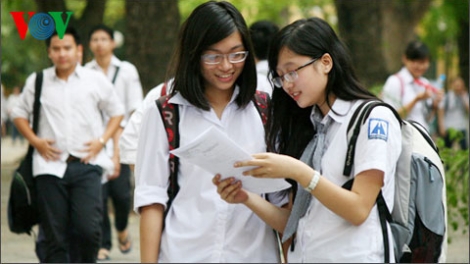 Thời sự đêm ngày 26/4/2015: Bộ Giáo dục và Đào tạo ban hành hướng dẫn tổ chức công tác tuyển sinh đại học, cao đẳng hệ chính quy năm 2015, trong đó có nhiều điểm đáng chú ý.