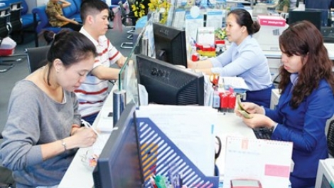Kinh tế ngày 06/4/2015: Thu thuế xuất nhập khẩu qua ngân hàng thương mại – tiện ích và hiệu quả.
