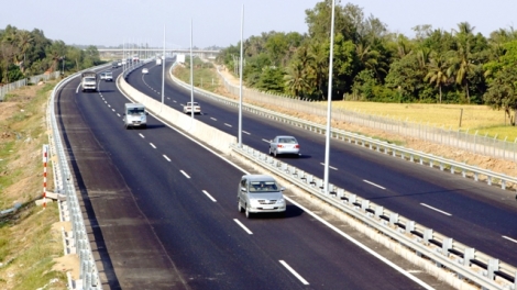 Thời sự chiều ngày 09/4/2015: Bộ Giao thông vận tải quyết định thanh tra một số dự án, gói thầu xây dựng đường cao tốc mà Tổng công ty Đầu tư phát triển đường cao tốc Việt Nam làm chủ đầu tư và có sư tham gia của Công ty Posco - Hàn Quốc.