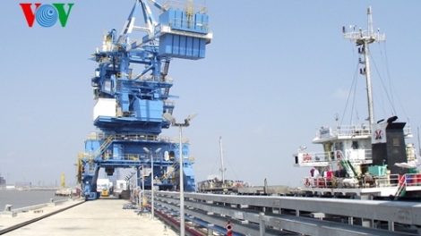 Diễn đàn kinh tế ngày 17/5/2015: Làm gì để cảng biển Việt Nam phát triển xứng đáng với tiềm năng.