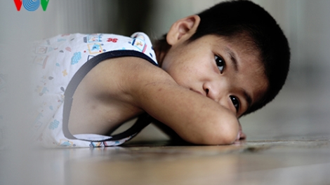 Thời sự chiều ngày 1/6/2015: Sau 25 năm thực hiện Công ước Liên hợp quốc về quyền trẻ em, chúng ta vẫn còn những thách thức trong công tác bảo vệ, chăm sóc và giáo dục trẻ em trong hình hình mới.