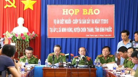 Thời sự chiều ngày 11/7/2015: Bộ Công an cho biết có đủ chứng cứ khẳng định 2 đối tượng Nguyễn Hải Dương và Vũ Văn Tiến tham gia giết 6 người trong 1 gia đình ở tỉnh Bình Phước