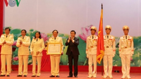 Thời sự chiều ngày 23/7/2015: Kỷ niệm 55 năm ngày thành lập ngành Kiểm sát nhân dân, Chủ tịch nước Trương Tấn Sang đặc biệt lưu ý: đội ngũ cán bộ, kiểm sát viên cần phải có dũng khí, có quyết tâm cao bảo vệ công lý.