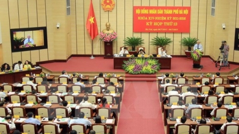 Thời sự chiều ngày 06/7/2015: Tại phiên họp thứ 13 Hội đồng nhân dân thành phố Hà Nội hôm nay, lãnh đạo thành phố thừa nhận nóng vội trong việc thay thế cây xanh thời gian qua