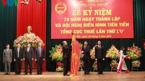 Thời sự chiều ngày 3/8/2015: Chủ tịch Quốc hội Nguyễn Sinh Hùng dự kỷ niệm 70 năm ngày thành lập Tổng cục Thuế.