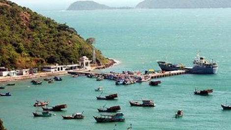 Người dân huyện đảo Kiên Hải - Kiên Giang gặp khó khăn trong việc đi lại.