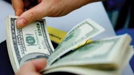 Từ hôm nay, lãi suất cao nhất trả cho các cá nhân gửi USD tại ngân hàng là 0,25% một năm