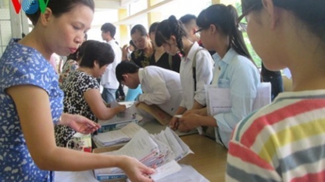Kết thúc đợt 2 xét tuyển Đại học, Cao đẳng năm nay, các trường tốp dưới và dân lập vẫn ngóng chờ thí sinh.
