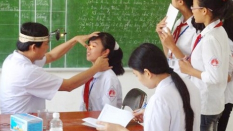 Tăng mức thu Bảo hiểm Y tế học sinh–sinh viên lên gấp rưỡi gây khó cho người dân.