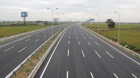 Bộ Tài chính bác đề xuất 230.000 tỷ đồng làm cao tốc Bắc Nam mà Bộ Giao thông Vận tải vừa trình Chính phủ (Thời sự trưa 9/10/2016)