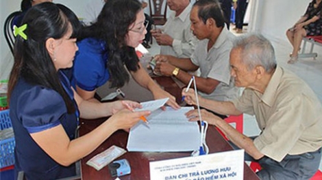 Không ít ý kiến trái chiều với phương án tăng tuổi nghỉ hưu của nam từ 60 lên 62 và đối với nữ tăng từ 55 lên 58 hoặc 60 (13/10/2016)