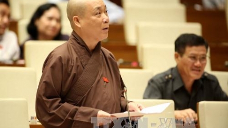 Quốc hội thông qua Luật Tín ngưỡng, tôn giáo, quy định Nhà nước tôn trọng và bảo hộ quyền tự do tín ngưỡng, tôn giáo của mọi người; bảo đảm để các tôn giáo bình đẳng trước pháp luật. (Thời sự chiều 18/11/2016)