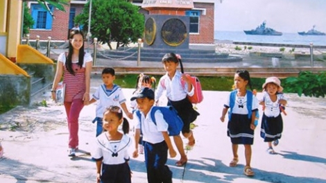Lần đầu tiên Đài Tiếng nói Việt Nam thực hiện cầu truyền hình trực tiếp về Ngày thầy trò nhân ngày Nhà giáo Việt Nam. (Thời sự trưa 20/11/2016)