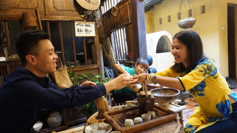 Mong muốn gìn giữ truyền thống dân tộc của một người trẻ (2/12/2016)