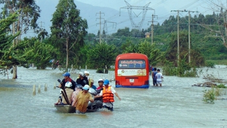 Đến nay mưa lũ tại miền Trung đã làm gần 20 người thương vong (Thời sự trưa 07/12/2016)