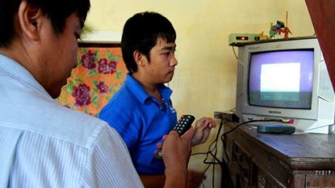 Hỗ trợ người dân được xem truyền hình số DVB-T2 (27/12/2016)