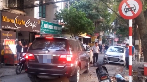 Bạn hữu đường xa: Ý kiến về đề xuất bỏ xe biển xanh, biển đỏ (26/12/2016)