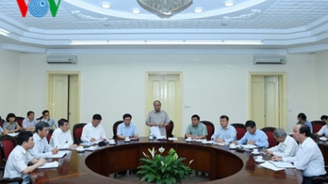 Thủ tướng Nguyễn Xuân Phúc chủ trì họp với một số bộ, ngành về tình hình kinh tế xã hội 5 tháng đầu năm (Thời sự đêm 30/5/2016)