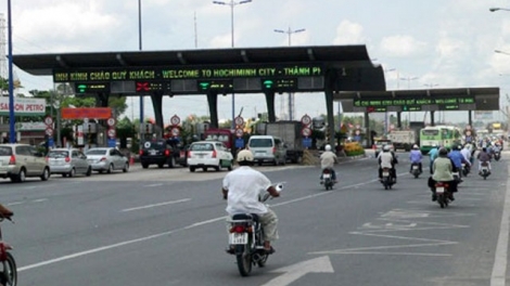 Chính phủ quyết định tạm thời chưa tăng phí đường BOT và rà soát, điều chỉnh mức phí đường bộ hợp lí. (31/5/2016)