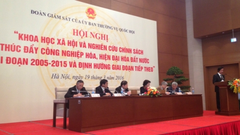 Ủy ban Thường vụ Quốc hội giám sát về vai trò của khoa học xã hội trong phát triển đất nước. (11/5/2016)