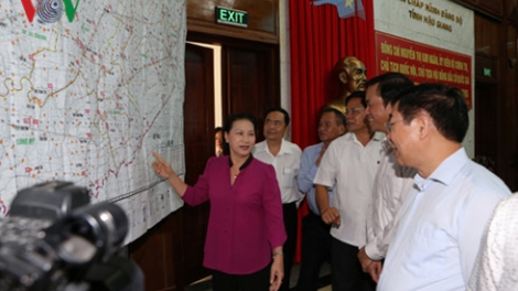 Chủ tịch Quốc hội Nguyễn Thị Kim Ngân giám sát công tác bầu cử tỉnh Hậu Giang (Thời sự trưa 8/5/2016)