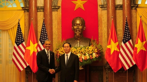 Lễ đón Tổng thống Obama được tổ chức trọng thể tại Phủ Chủ tịch dưới sự chủ trì của Chủ tịch nước Trần Đại Quang (Thời sự trưa 23/5/2016)