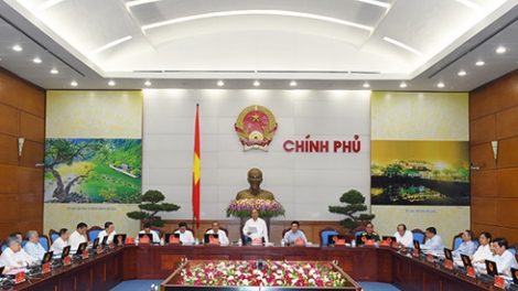 Lần đầu tiên, vấn đề xây dựng, hoàn thiện các văn bản pháp luật được Chính phủ thảo luận trước khi thảo luận về tình hình kinh tế xã hội (Thời sự trưa 1/6/2016)