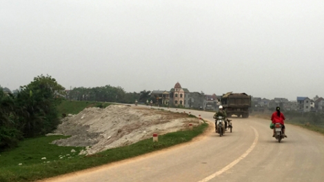 Xử lí vi phạm đê điều – cuộc chiến còn gian nan (27/6/2016)