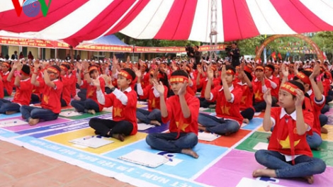 Truyền lửa tình yêu biển đảo quê hương đến các thế hệ thiếu niên (1/6/2016)