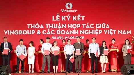 Tập đoàn Vingroup ký hợp tác với gần 250 doanh nghiệp Việt trong nhiều lĩnh vực, trong đó trọng tâm là nông nghiệp, công nghệ thực phẩm (2/6/2016)