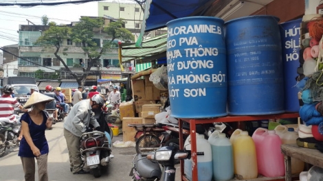 Người dân thành phố Hồ Chí Minh lo âu khi kế hoạch di dời chợ hóa chất triển khai quá chậm. (15/6/2016)